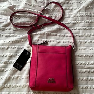 Hot pink cross body 💕